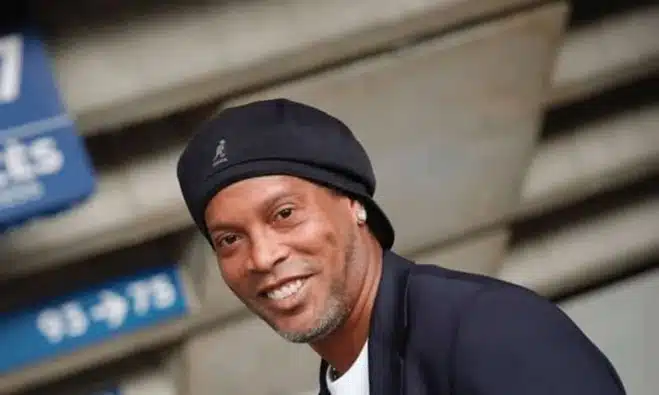 Siam Bitcoin Ronaldinho de Assis Moreira (รู้จักกันในชื่อ Ronaldinho)