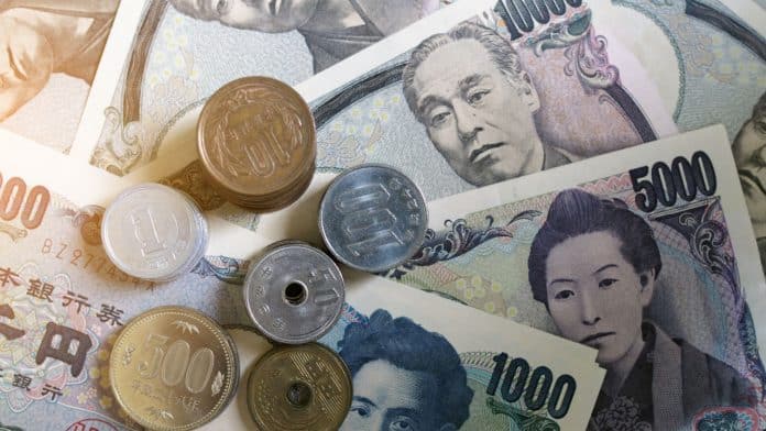 เงินเยนญี่ปุ่นดิ่งหนักต่ำสุดในรอบ 32 ปี กระตุ้นให้รัฐบาลต้องเข้าแทรกแทรงตลาดเป็นครั้งแรกนับตั้งแต่ปี 2541