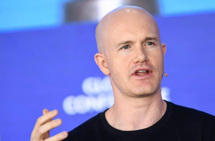 ซีอีโอ Coinbase เผย รายรับของบริษัทลดลง 'ประมาณครึ่งหนึ่ง' เมื่อเทียบกับปีที่แล้ว